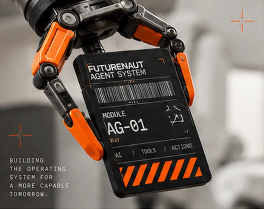 Ein Roboter-Greifarm hält ein Modul mit der Aufschrift „Futurenaut Agent System, Module AG-01“.